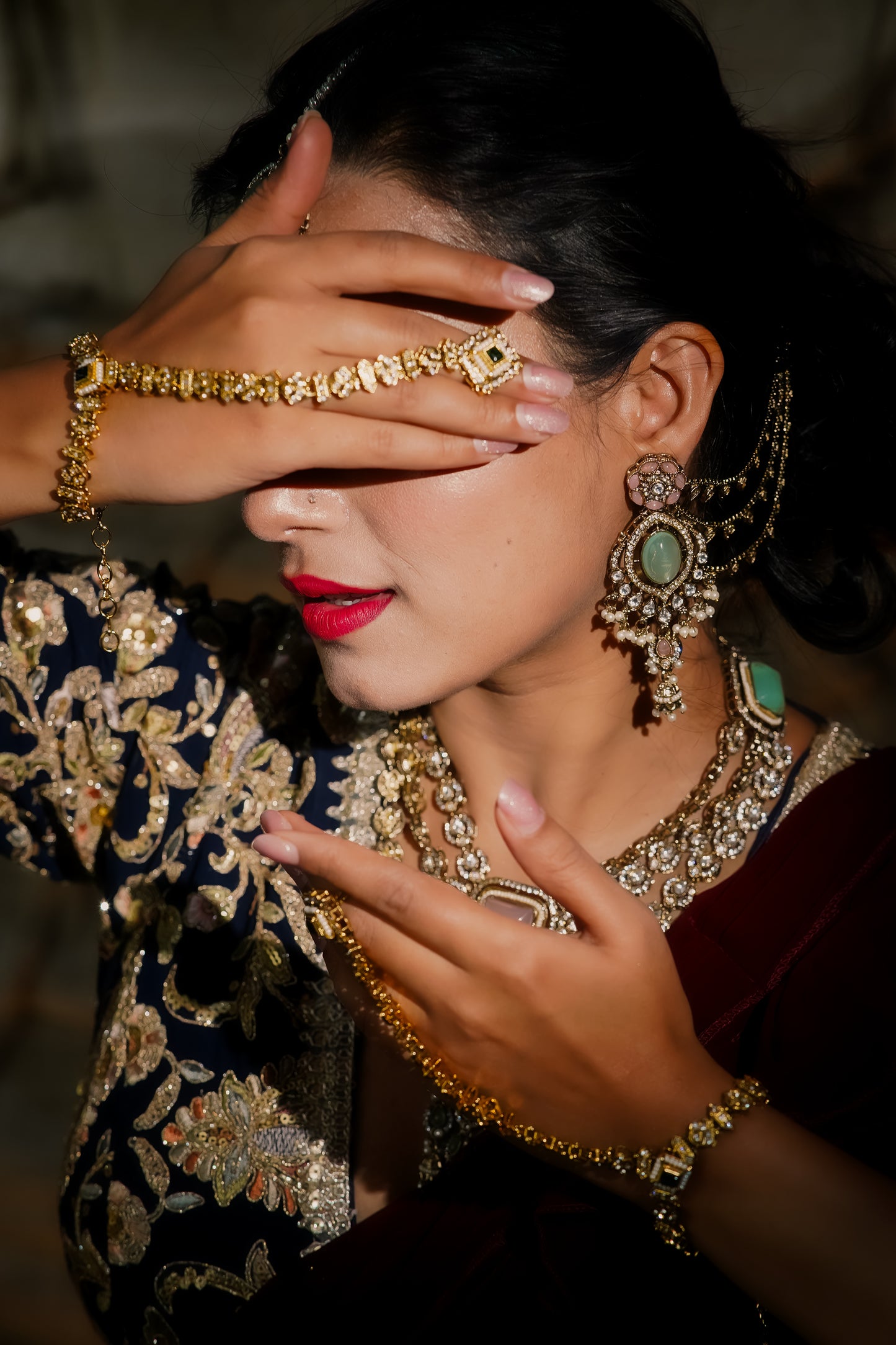 RAJREKHA HATHPHOOL (SET OF 2)